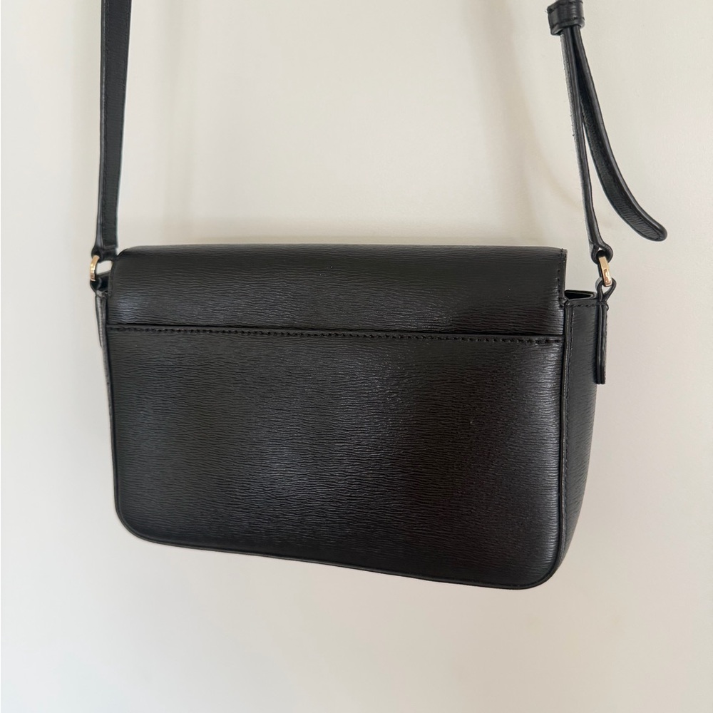 DKNY Elegant Black Crossbody Bag